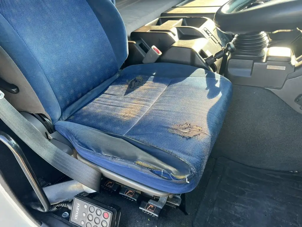 いすゞ ギガ 大型 ウイング エアサス ベッドの中古トラック画像12