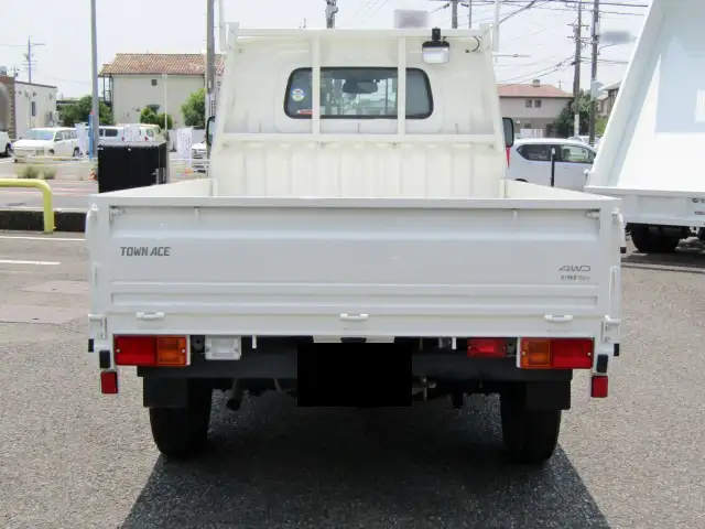 トヨタ タウンエース 小型 平ボディ 5BF-S413U R4の中古トラック画像4