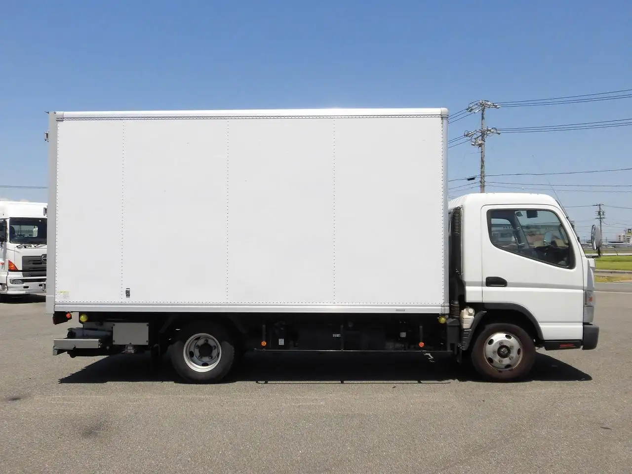 日産 アトラス 小型 アルミバン パワーゲート 2RG-FEB5Wの中古トラック画像3