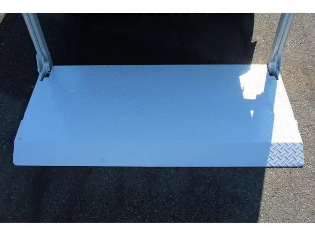 いすゞ エルフ 小型 平ボディ パワーゲート 床鉄板の中古トラック画像7