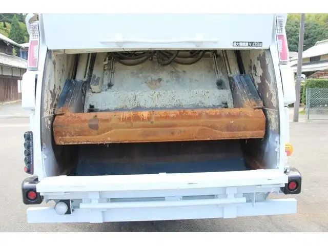 三菱 ファイター 中型/増トン パッカー車 プレス式 ベッドの中古トラック画像4