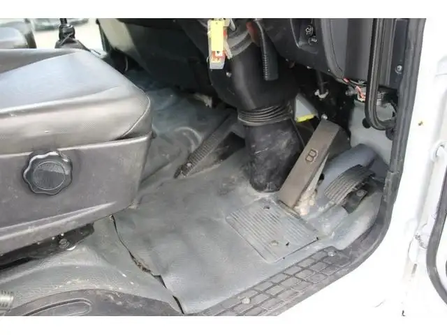 三菱 ファイター 中型/増トン パッカー車 プレス式 ベッドの中古トラック画像15