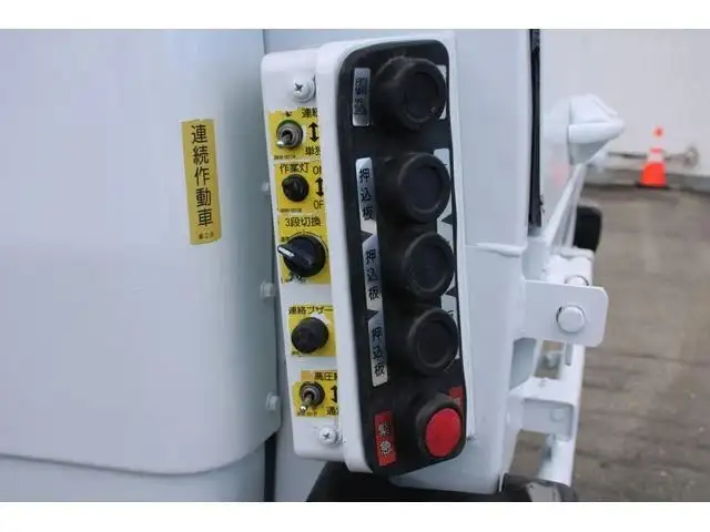 三菱 ファイター 中型/増トン パッカー車 プレス式 ベッドの中古トラック画像7