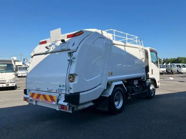 いすゞ エルフ 小型 パッカー車 プレス式 巻き込み式の中古トラック画像2