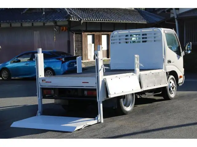 日野 デュトロ 小型 平ボディ パワーゲート 床鉄板の中古トラック画像4