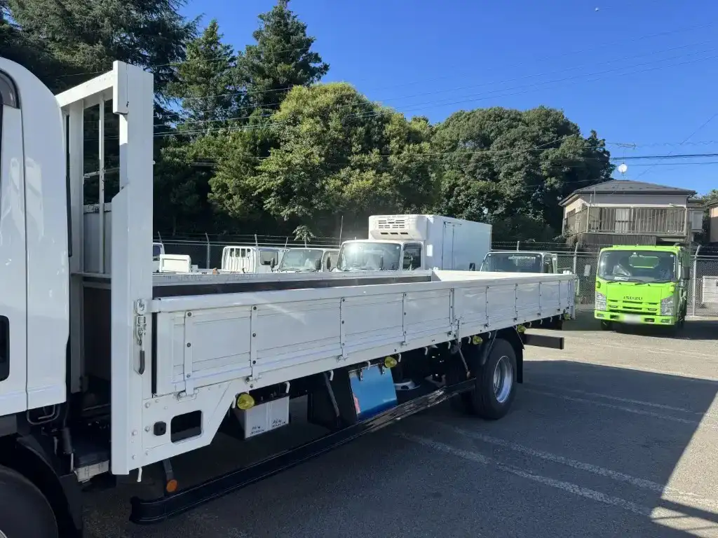 いすゞ エルフ 小型 平ボディ 2RG-NPR88YN R2の中古トラック画像6