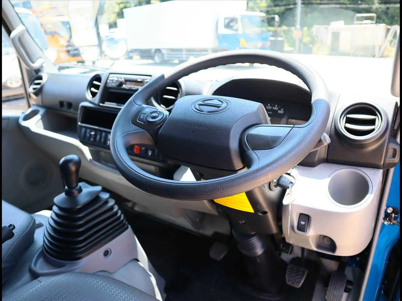 日野 デュトロ 小型 平ボディ 2RG-XZU605M R5の中古トラック画像13