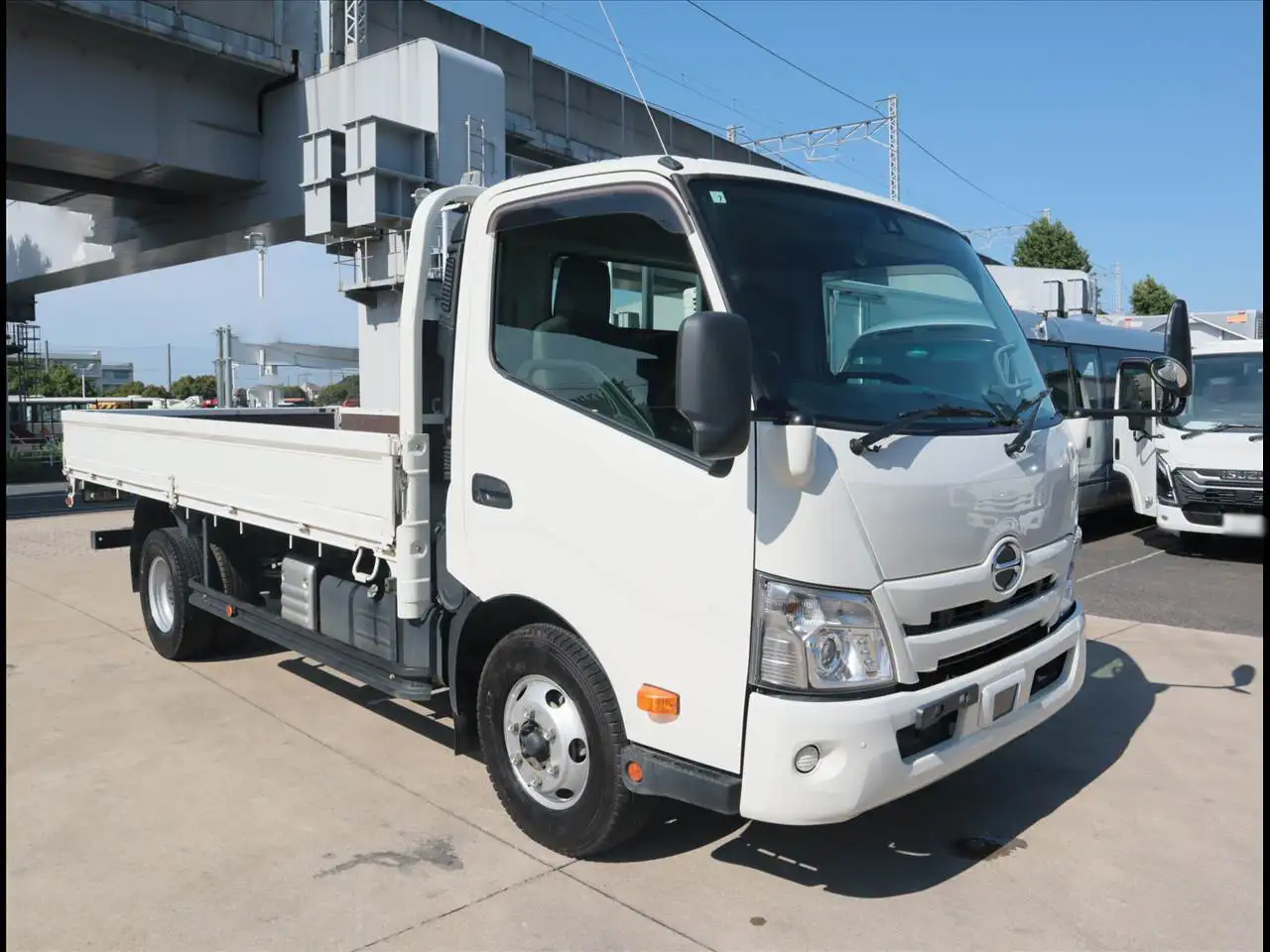 日野 デュトロ 小型 平ボディ 2PG-XZU712M R4の中古トラック画像2