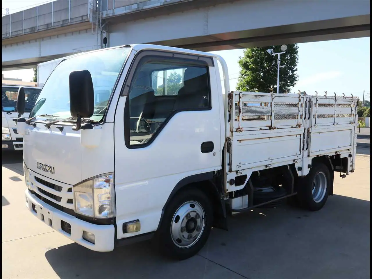 いすゞ エルフ 小型 平ボディ パワーゲート 床鉄板の中古トラック画像1