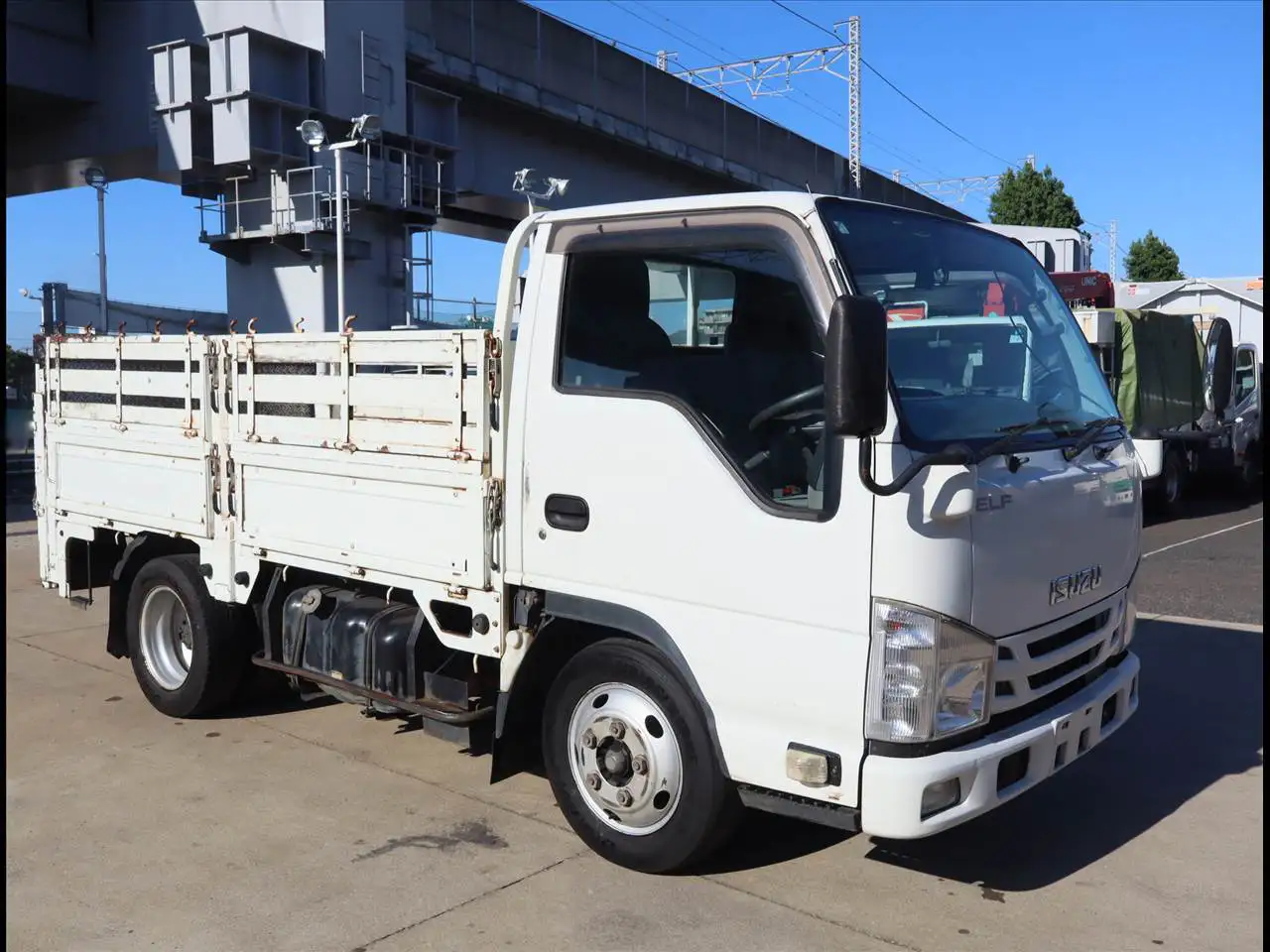 いすゞ エルフ 小型 平ボディ パワーゲート 床鉄板の中古トラック画像2
