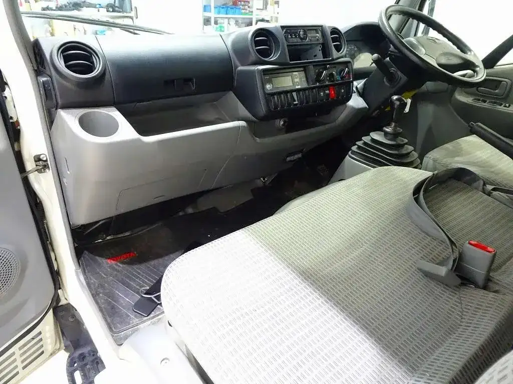 トヨタ トヨエース 小型 冷凍冷蔵 低温 床ステンの中古トラック画像12