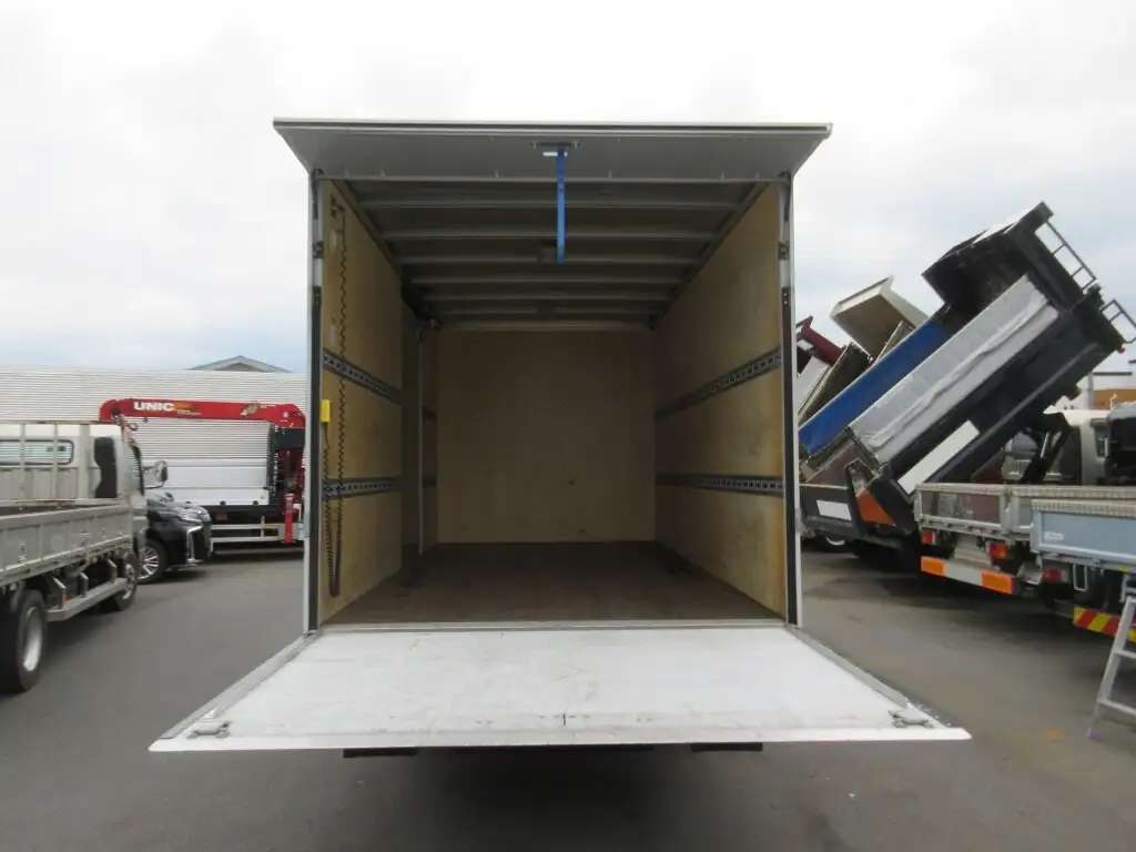 三菱 キャンター 小型 アルミバン パワーゲート サイドドアの中古トラック画像6