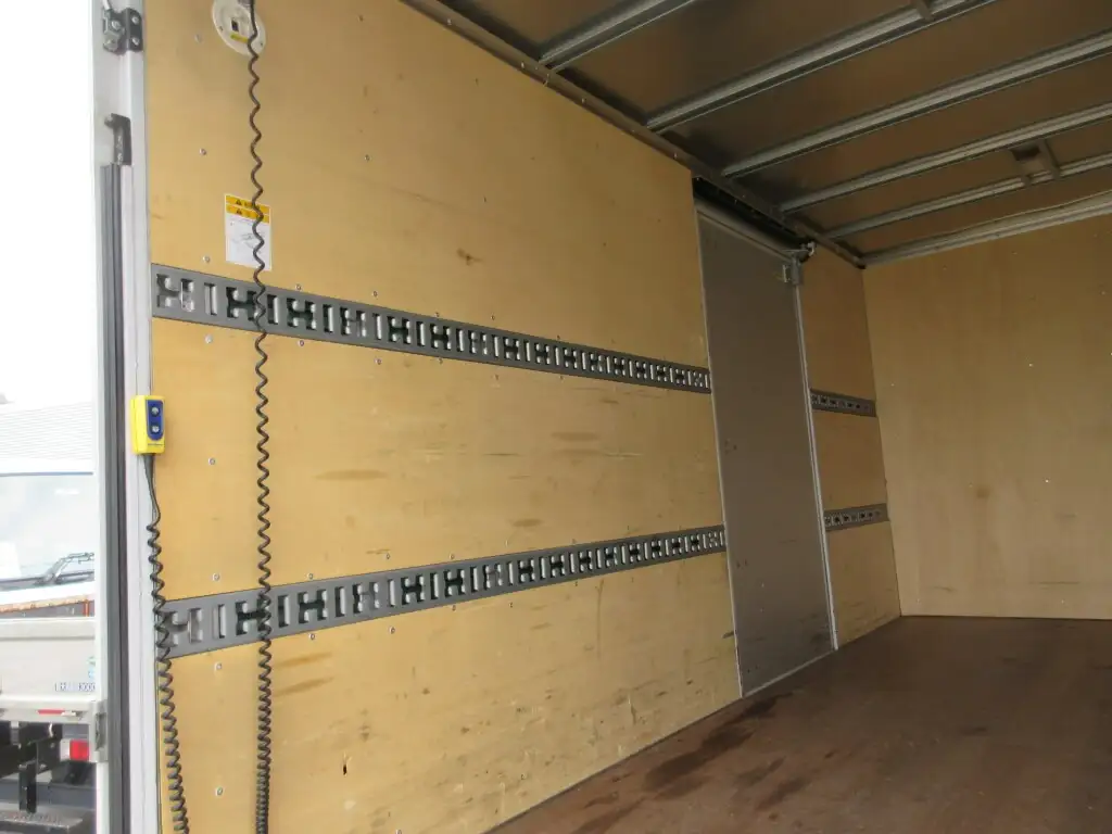 三菱 キャンター 小型 アルミバン パワーゲート サイドドアの中古トラック画像8