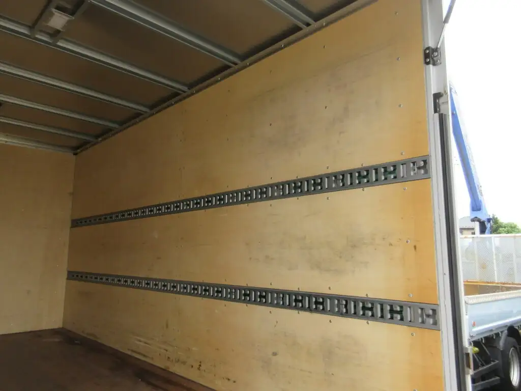 三菱 キャンター 小型 アルミバン パワーゲート サイドドアの中古トラック画像9