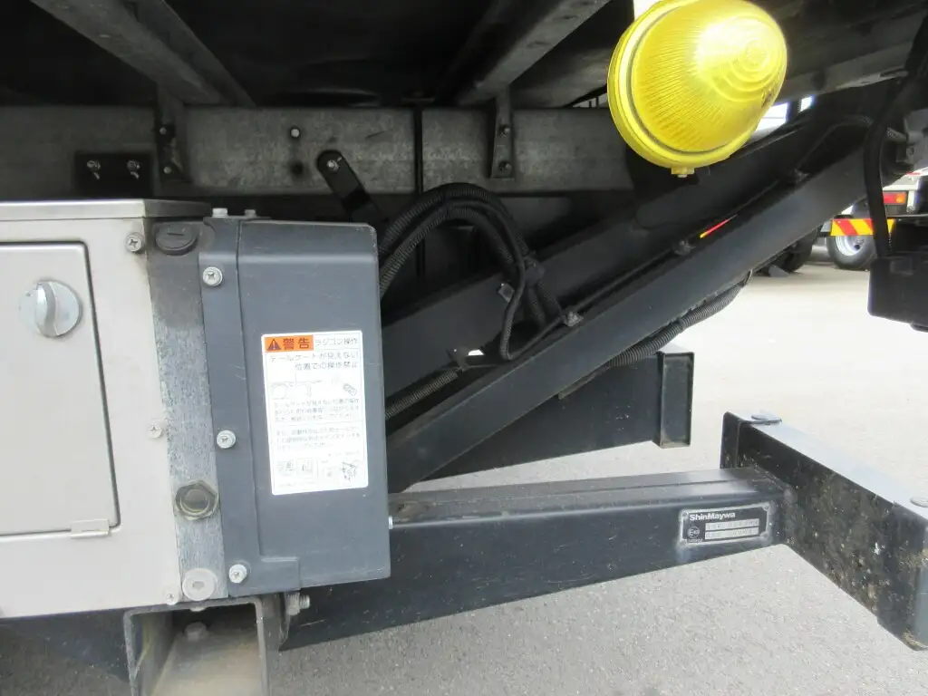 三菱 キャンター 小型 アルミバン パワーゲート サイドドアの中古トラック画像19