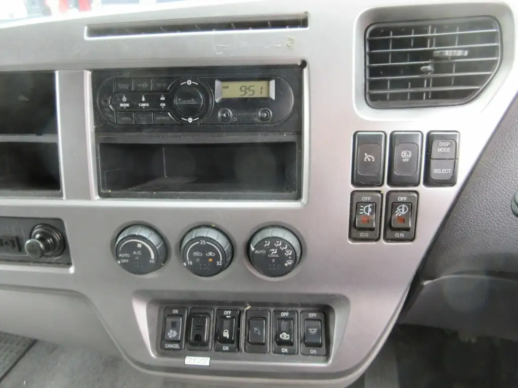 日産UD コンドル 中型/増トン ウイング エアサス ベッドの中古トラック画像15