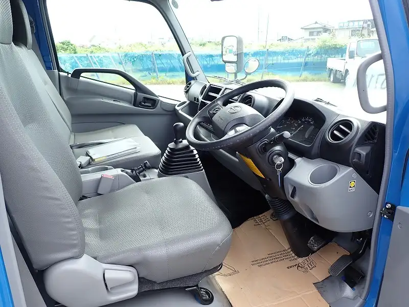 日野 デュトロ 小型 平ボディ 2RG-XZU712M H31/R1の中古トラック画像9