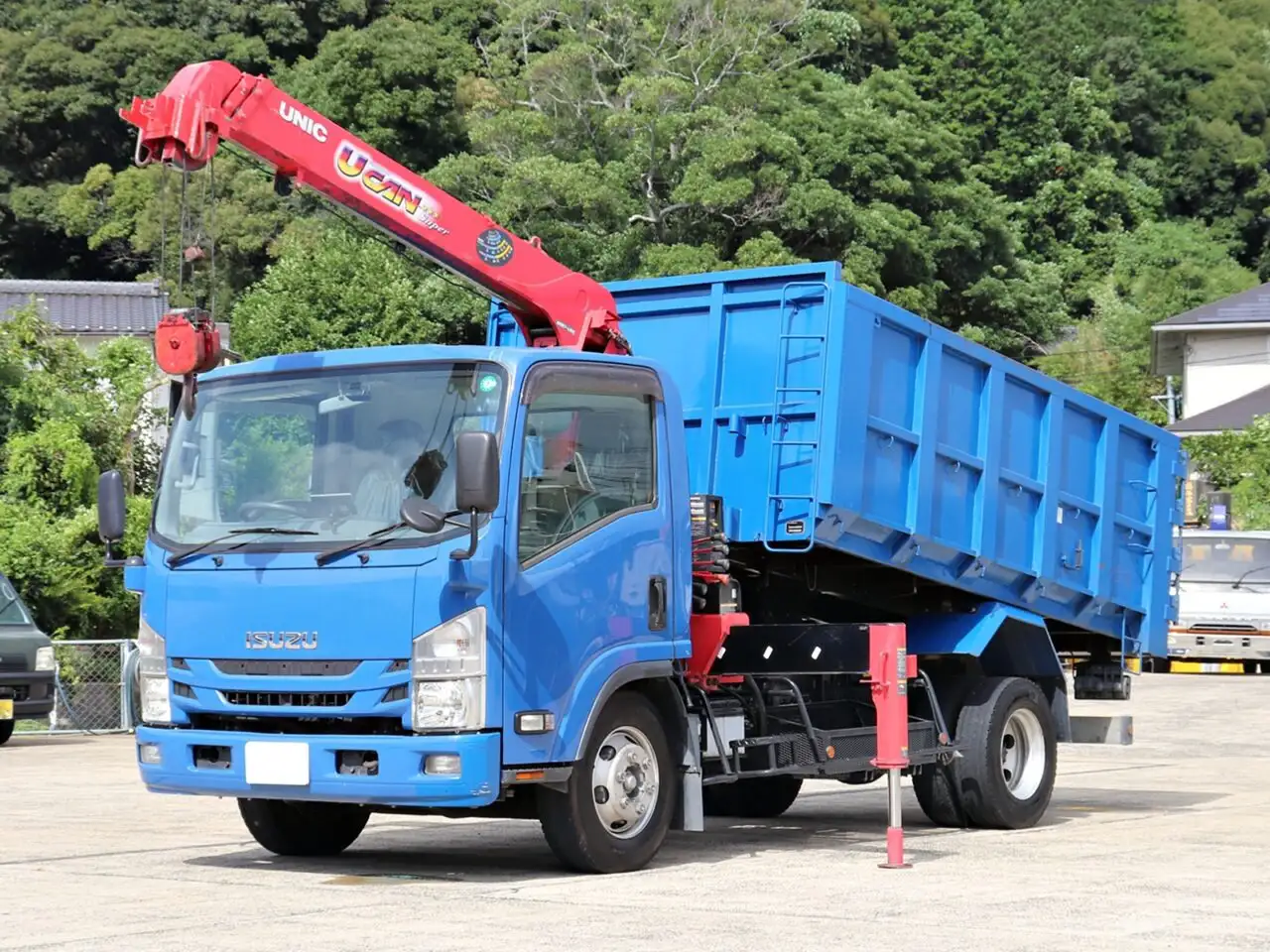 いすゞ エルフ 小型 ダンプ 土砂禁 クレーン付き の中古トラック【車両No.194178】