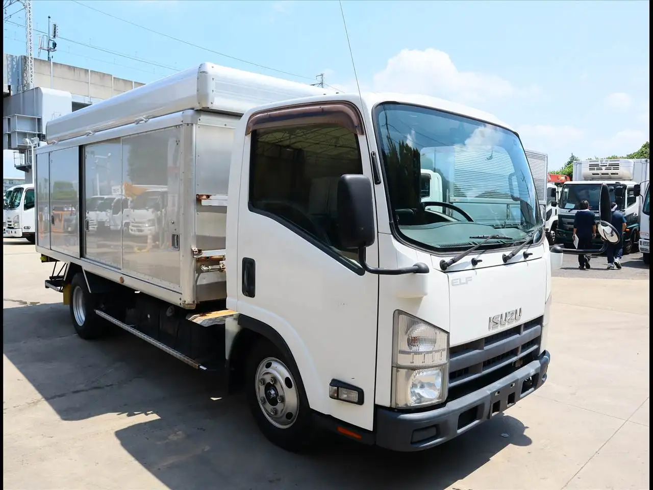 いすゞ エルフ 小型 アルミバン ボトルカー TKG-NMR85ANの中古トラック画像2