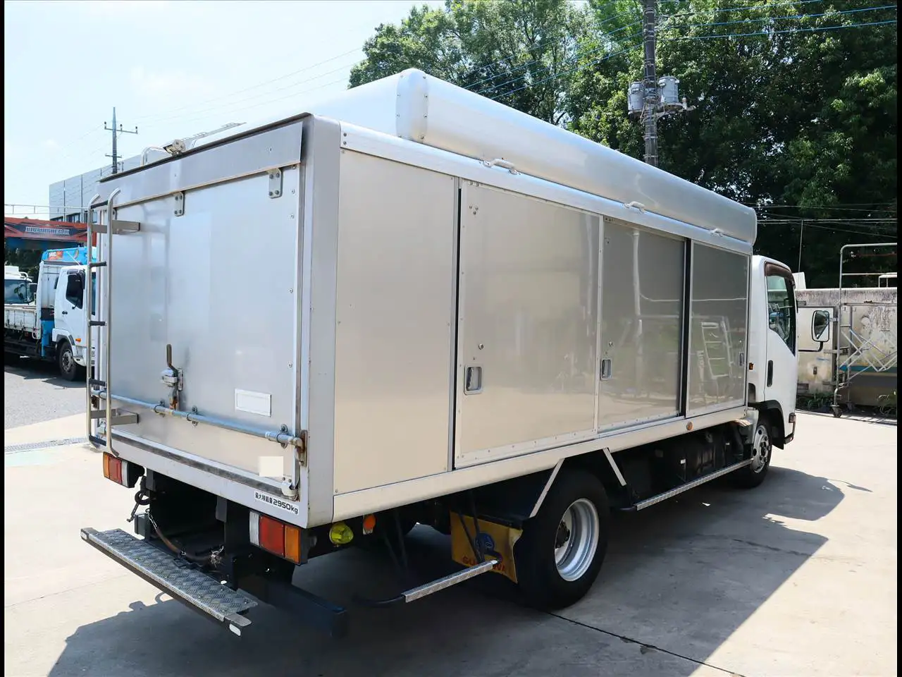 いすゞ エルフ 小型 アルミバン ボトルカー TKG-NMR85ANの中古トラック画像3