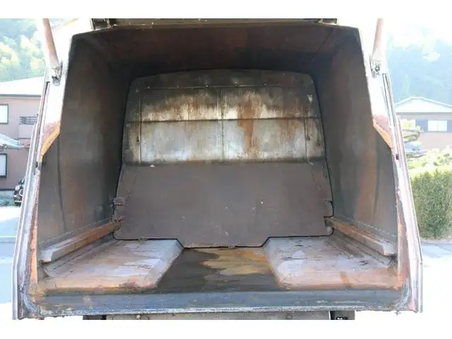 いすゞ フォワード 中型/増トン パッカー車 プレス式 ベッドの中古トラック画像5