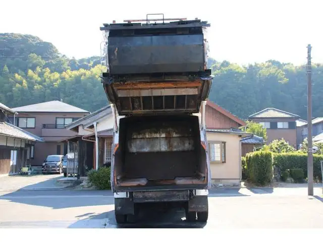 いすゞ フォワード 中型/増トン パッカー車 プレス式 ベッドの中古トラック画像3