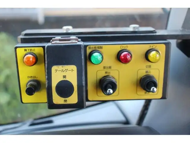 いすゞ フォワード 中型/増トン パッカー車 プレス式 ベッドの中古トラック画像13