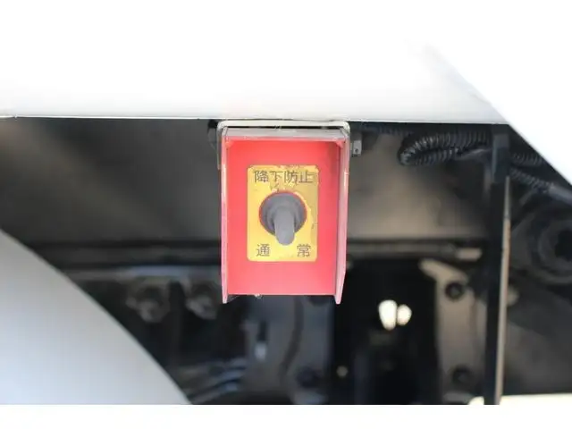 いすゞ フォワード 中型/増トン パッカー車 プレス式 ベッドの中古トラック画像像17