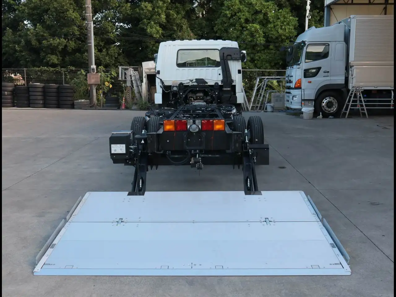 三菱 ファイター 中型/増トン シャーシ ベッド 2PG-FK62Nの中古トラック画像5