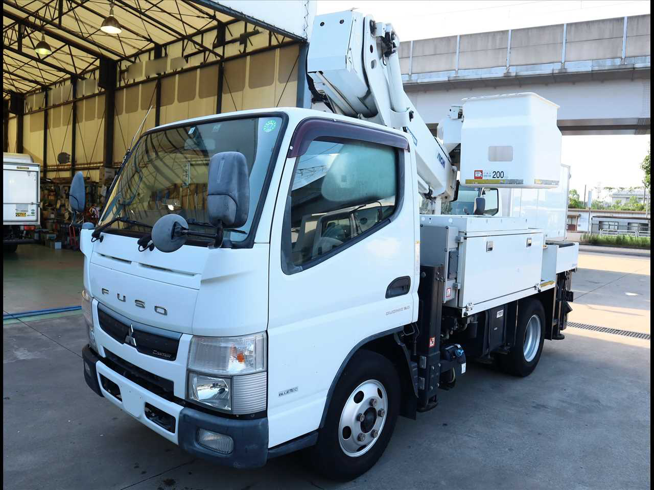 三菱 キャンター 小型 高所・建柱車 高所作業車 電工仕様 の中古トラック【車両No.194139】