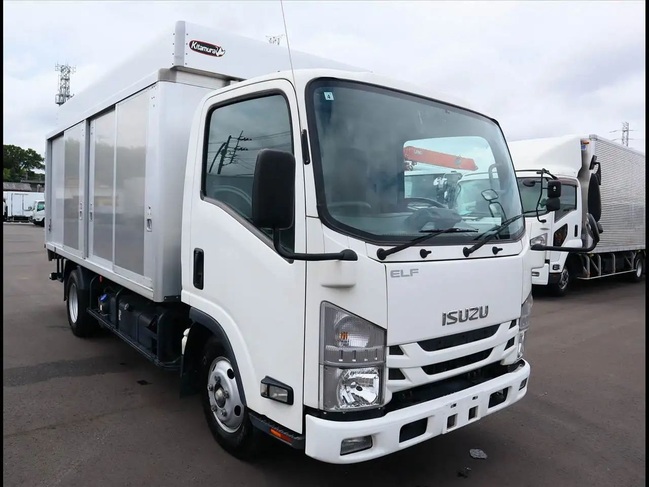 いすゞ エルフ 小型 アルミバン ボトルカー サイドドアの中古トラック画像2