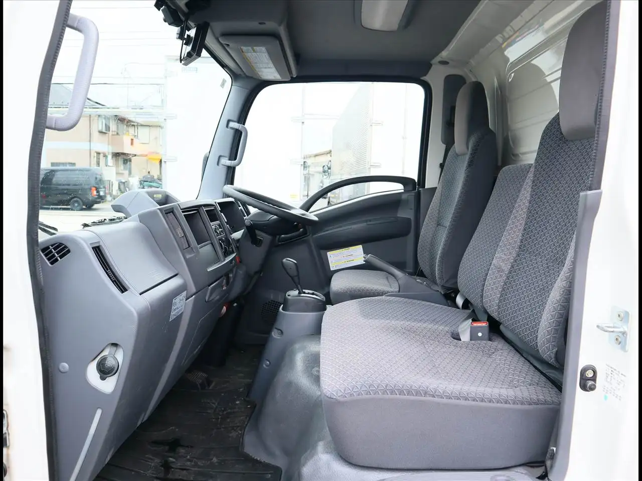 いすゞ エルフ 小型 アルミバン ボトルカー サイドドアの中古トラック画像12