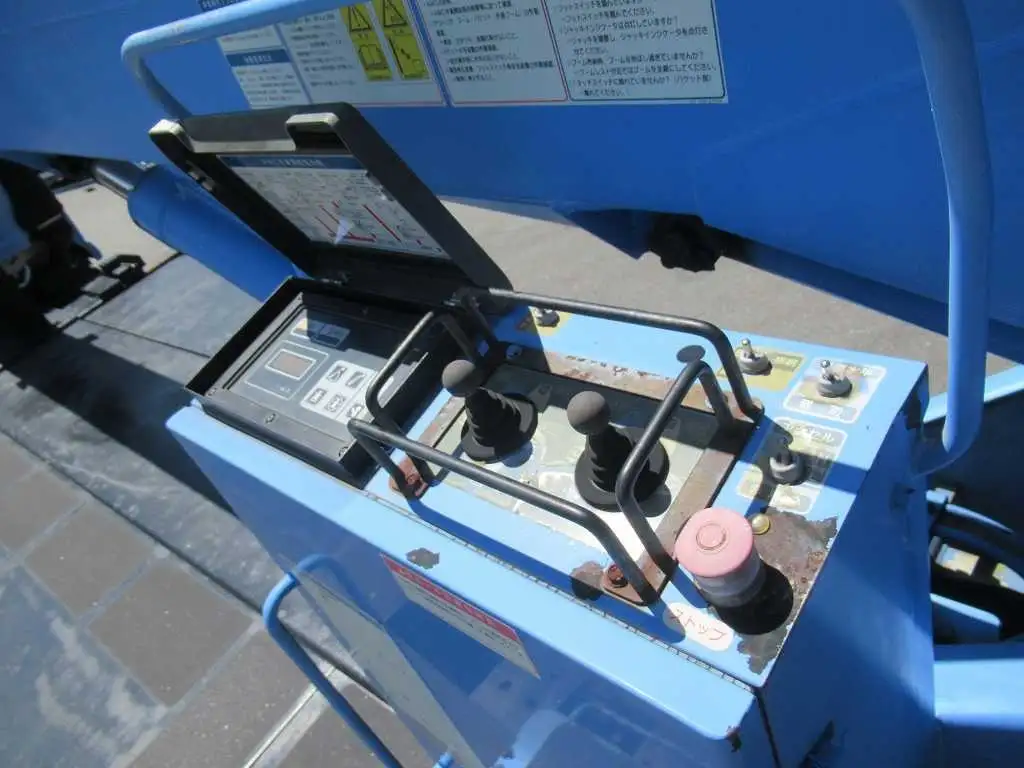 いすゞ フォワード 中型/増トン 高所・建柱車 高所作業車 ベッドの中古トラック画像8