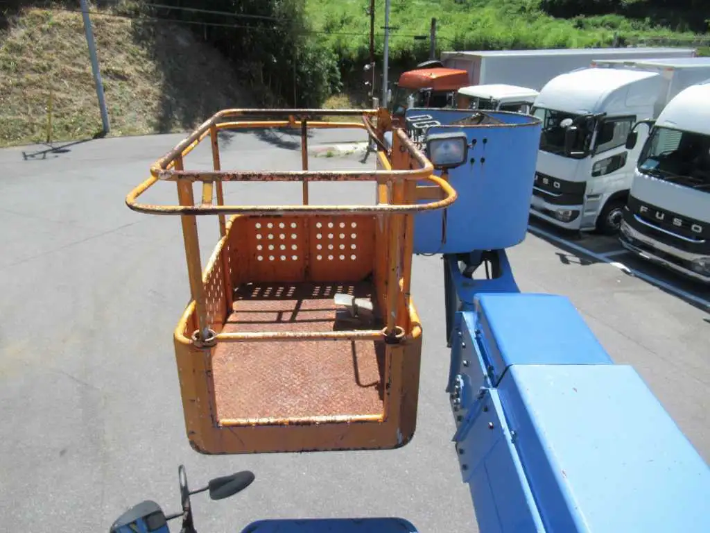 いすゞ フォワード 中型/増トン 高所・建柱車 高所作業車 ベッドの中古トラック画像7