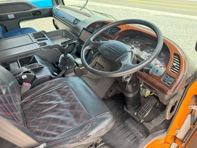 いすゞ ギガ 大型 トラクター ハイルーフ 2デフの中古トラック画像11