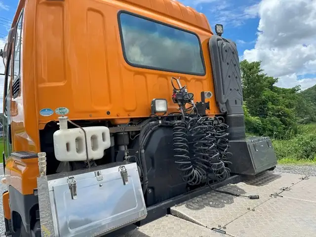 いすゞ ギガ 大型 トラクター ハイルーフ 2デフの中古トラック画像5