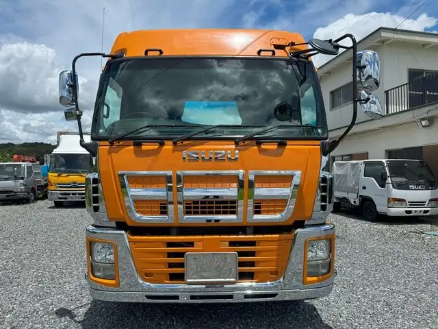 いすゞ ギガ 大型 トラクター ハイルーフ 2デフの中古トラック画像2