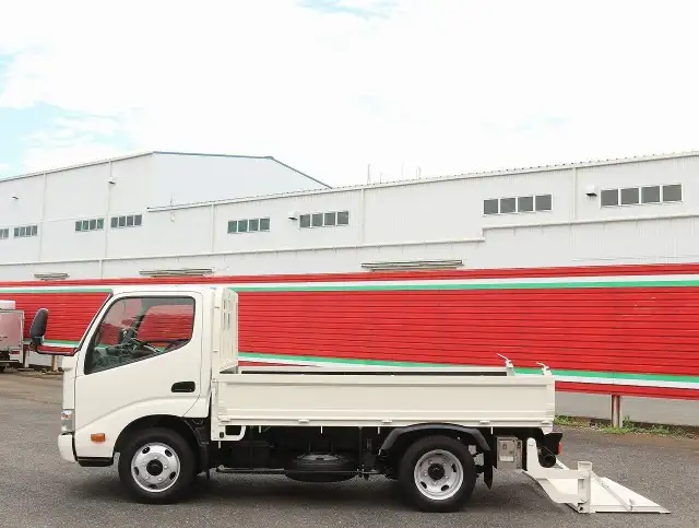 日野 デュトロ 小型 平ボディ パワーゲート 床鉄板の中古トラック画像6