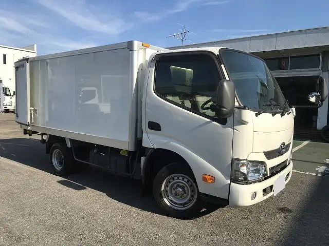 トヨタ ダイナ 小型 冷凍冷蔵 中温 サイドドアの中古トラック画像2