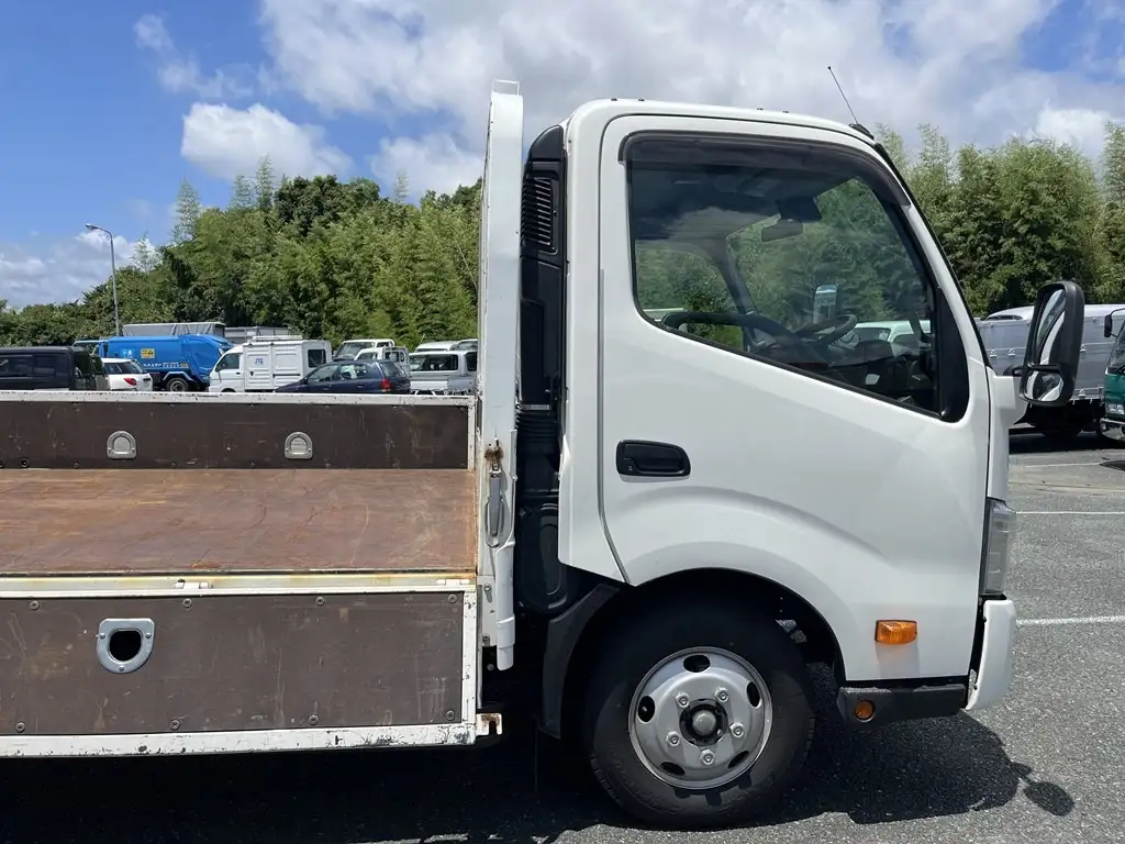 日野 デュトロ 小型 平ボディ 床鉄板 2RG-XZC710Mの中古トラック画像8