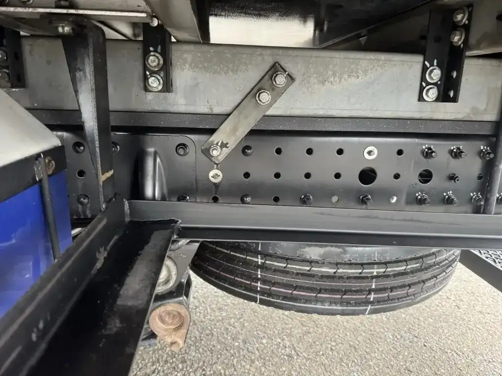 三菱 キャンター 小型 冷凍冷蔵 低温 床ステンの中古トラック画像像17