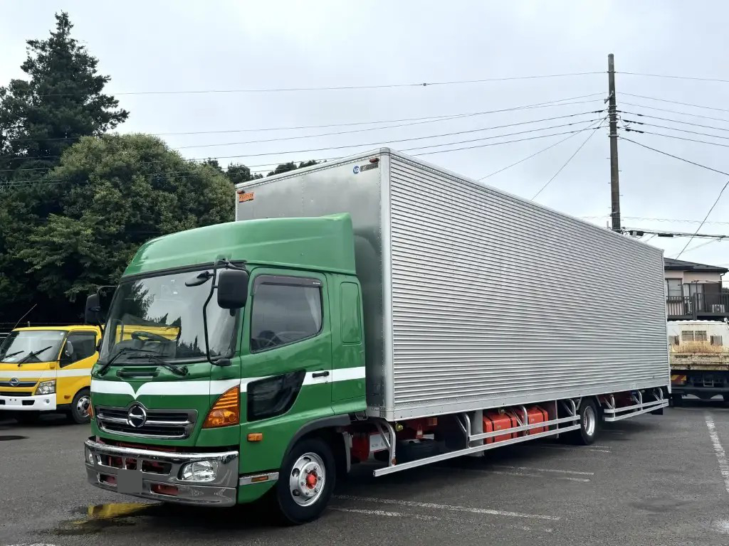 日野 レンジャー 中型/増トン アルミバン 床鉄板 ベッド の中古トラック【車両No.130381】