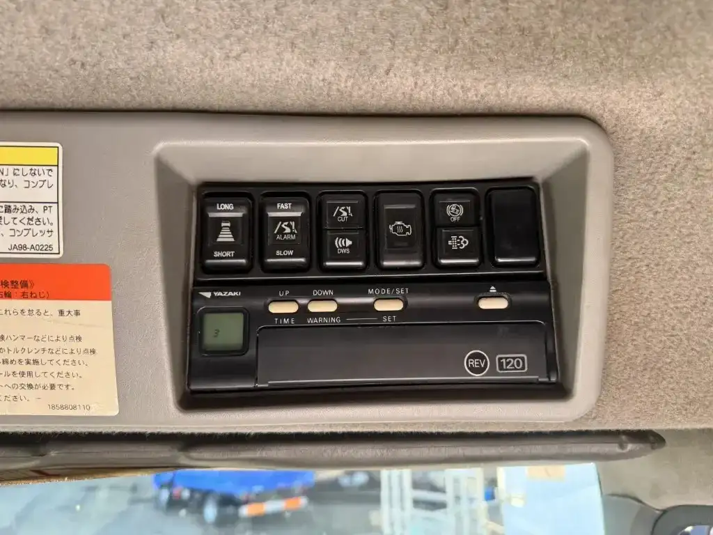 いすゞ ギガ 大型 タンク車 バルク QKG-CYM77AMの中古トラック画像15