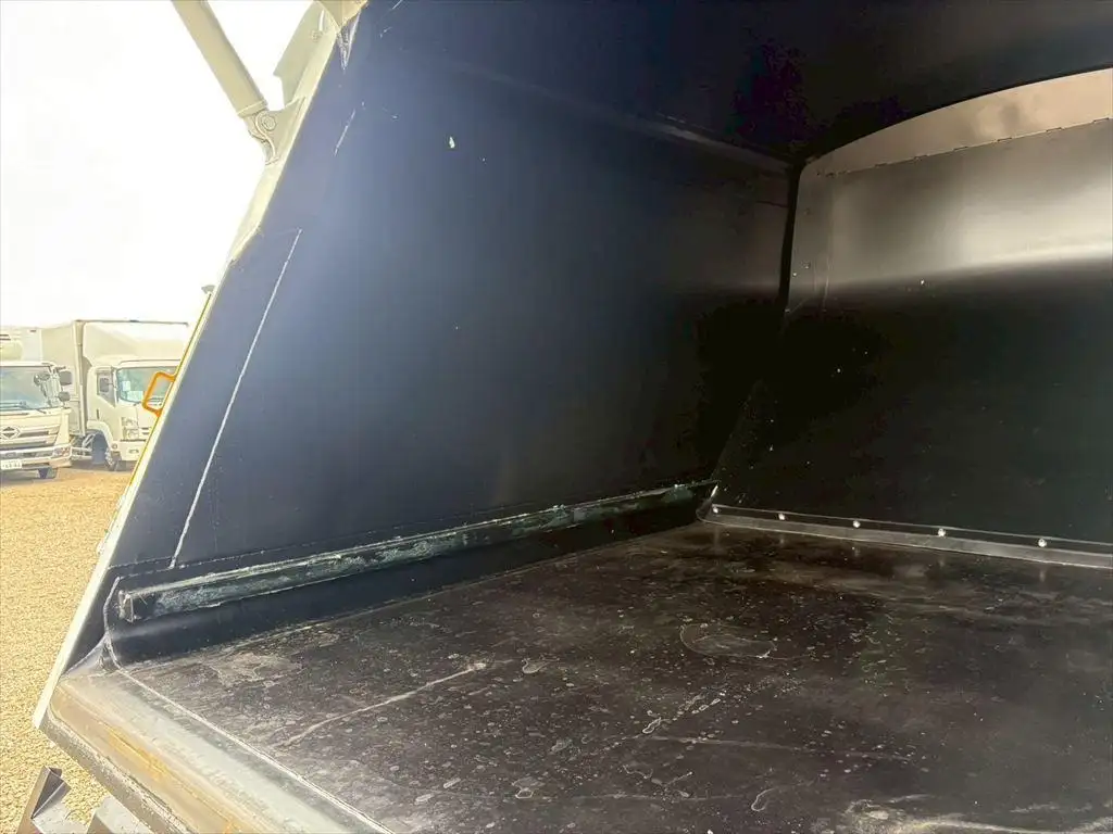 三菱 ファイター 中型/増トン パッカー車 プレス式 ベッドの中古トラック画像11