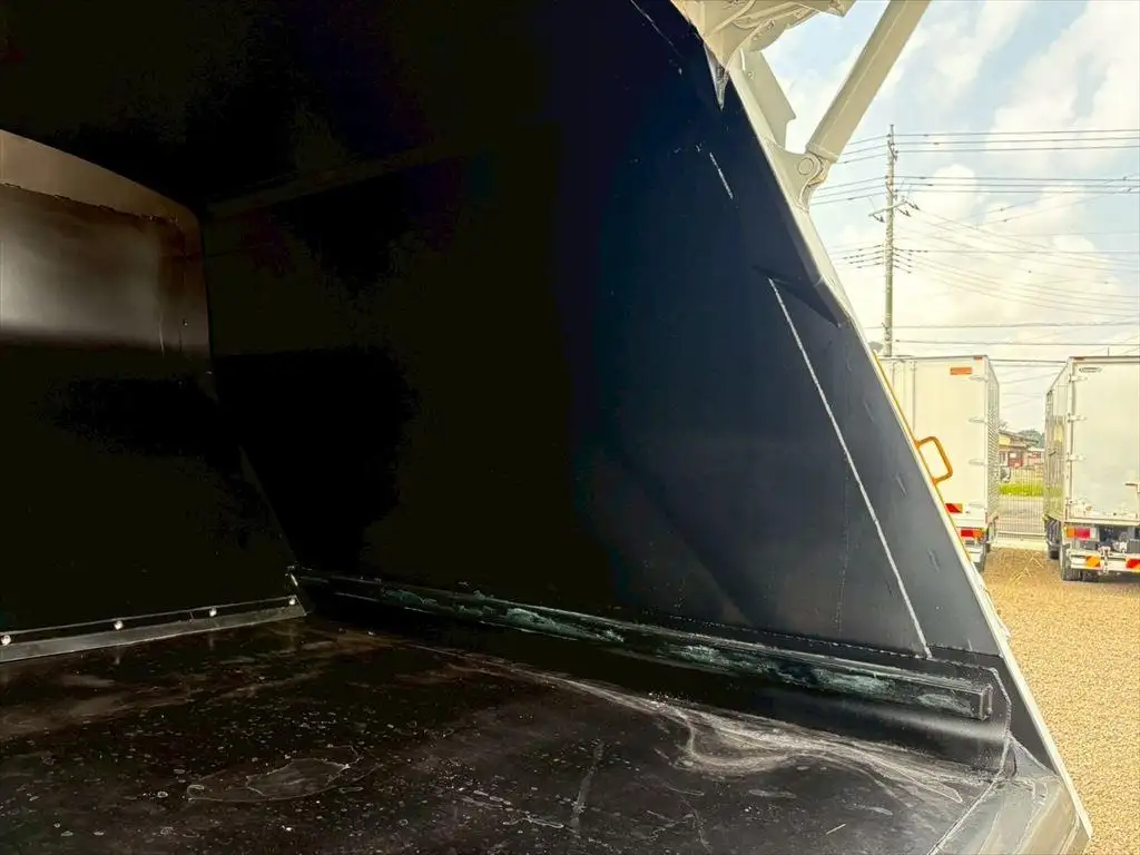 三菱 ファイター 中型/増トン パッカー車 プレス式 ベッドの中古トラック画像12