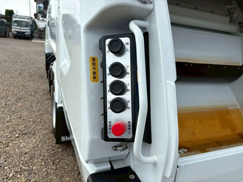 三菱 ファイター 中型/増トン パッカー車 プレス式 ベッドの中古トラック画像9