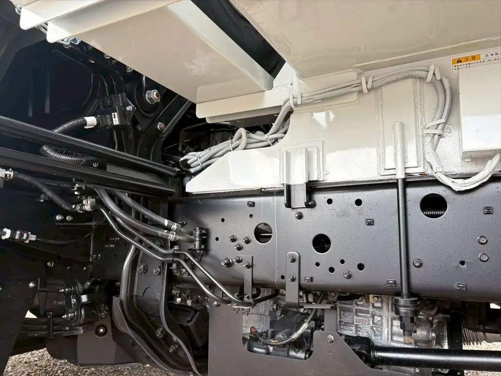 三菱 ファイター 中型/増トン パッカー車 プレス式 ベッドの中古トラック画像18