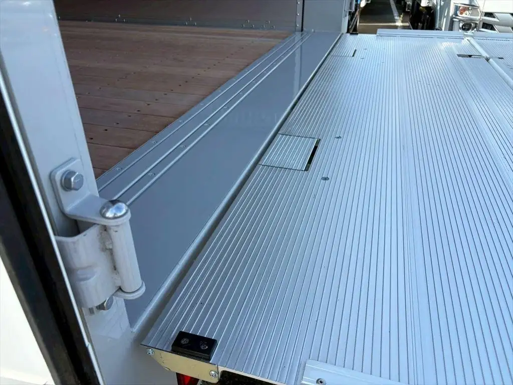 三菱 ファイター 中型/増トン ウイング パワーゲート エアサスの中古トラック画像11