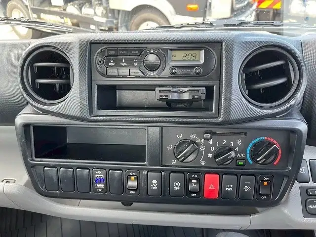 日野 デュトロ 小型 平ボディ パワーゲート TPG-XZU605Mの中古トラック画像14