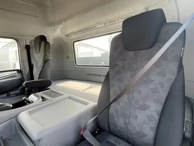 日産UD クオン 大型 トラクター ハイルーフ 1デフの中古トラック画像12